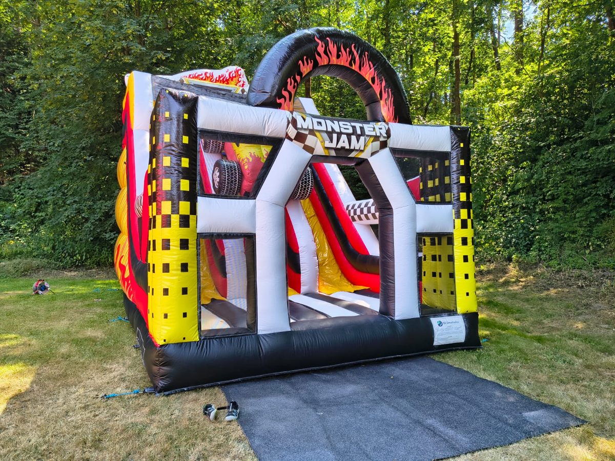 Skákací hrad Monster Jam